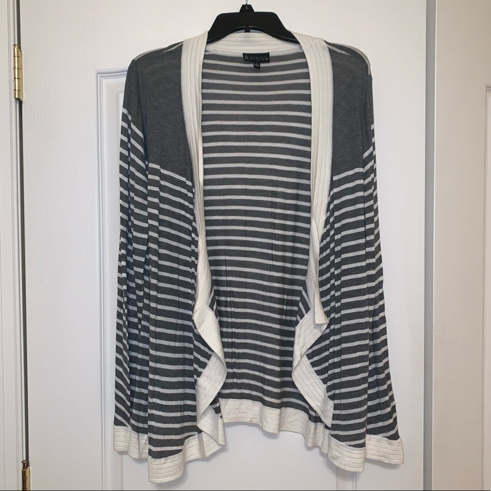 Bobeau Grey Striped Short Cardigan